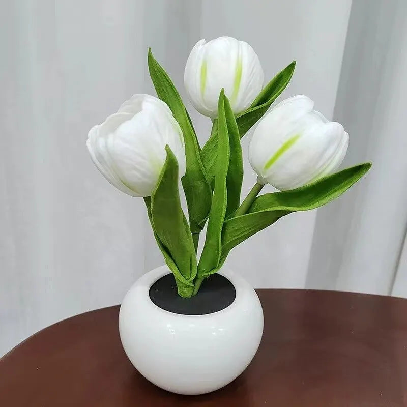 LED Tulpen-Nachtlicht – Steckbar oder mit Batterie